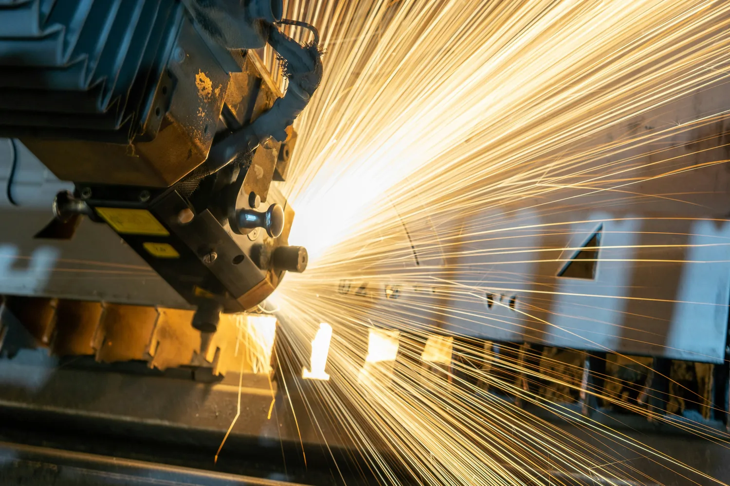 Ipari energiatároló peak shavinghez: csúcsterhelések levágása