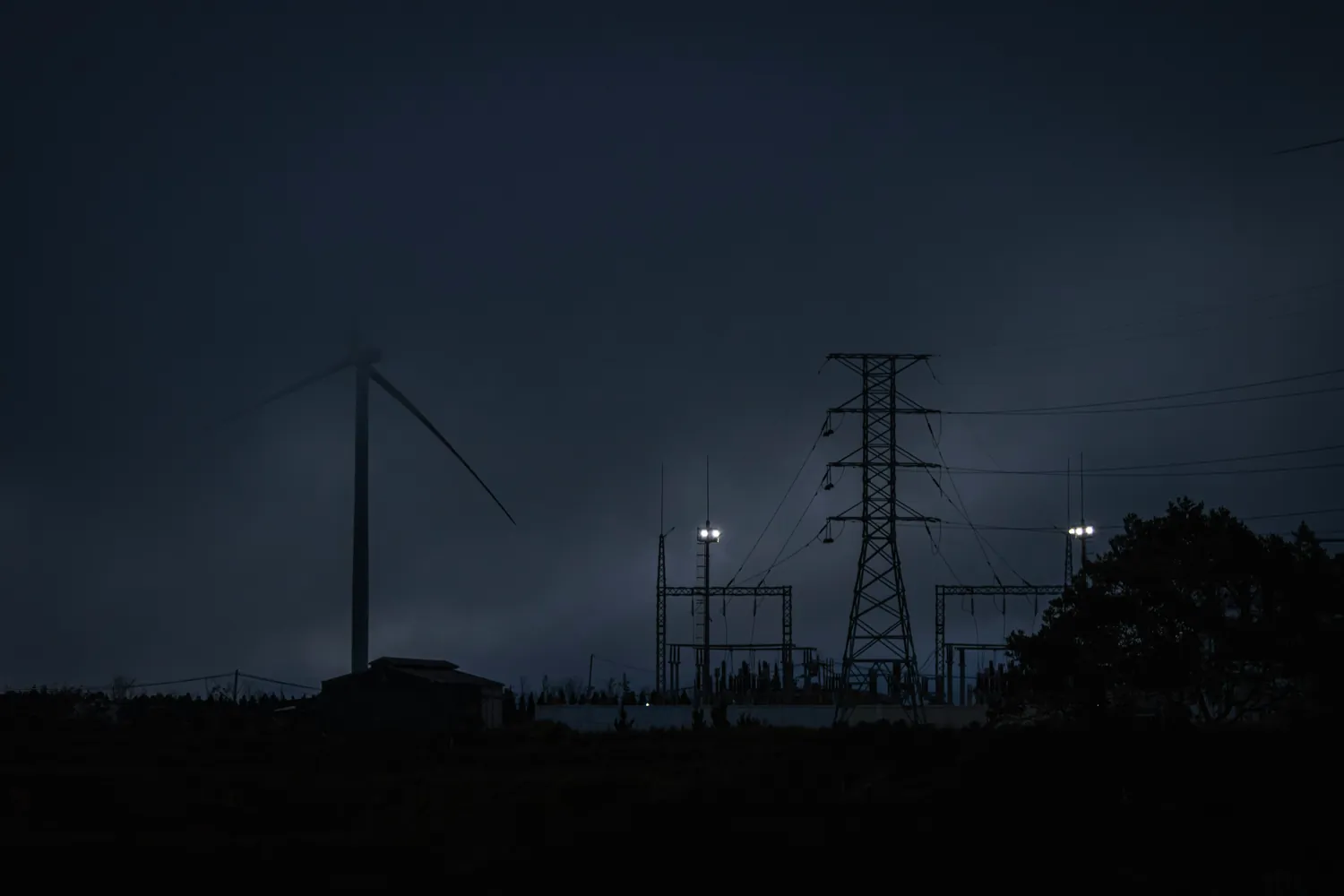 Napelem akkumulátorok áramszünet esetén: szigetüzem, vészenergia, hibrid inverter